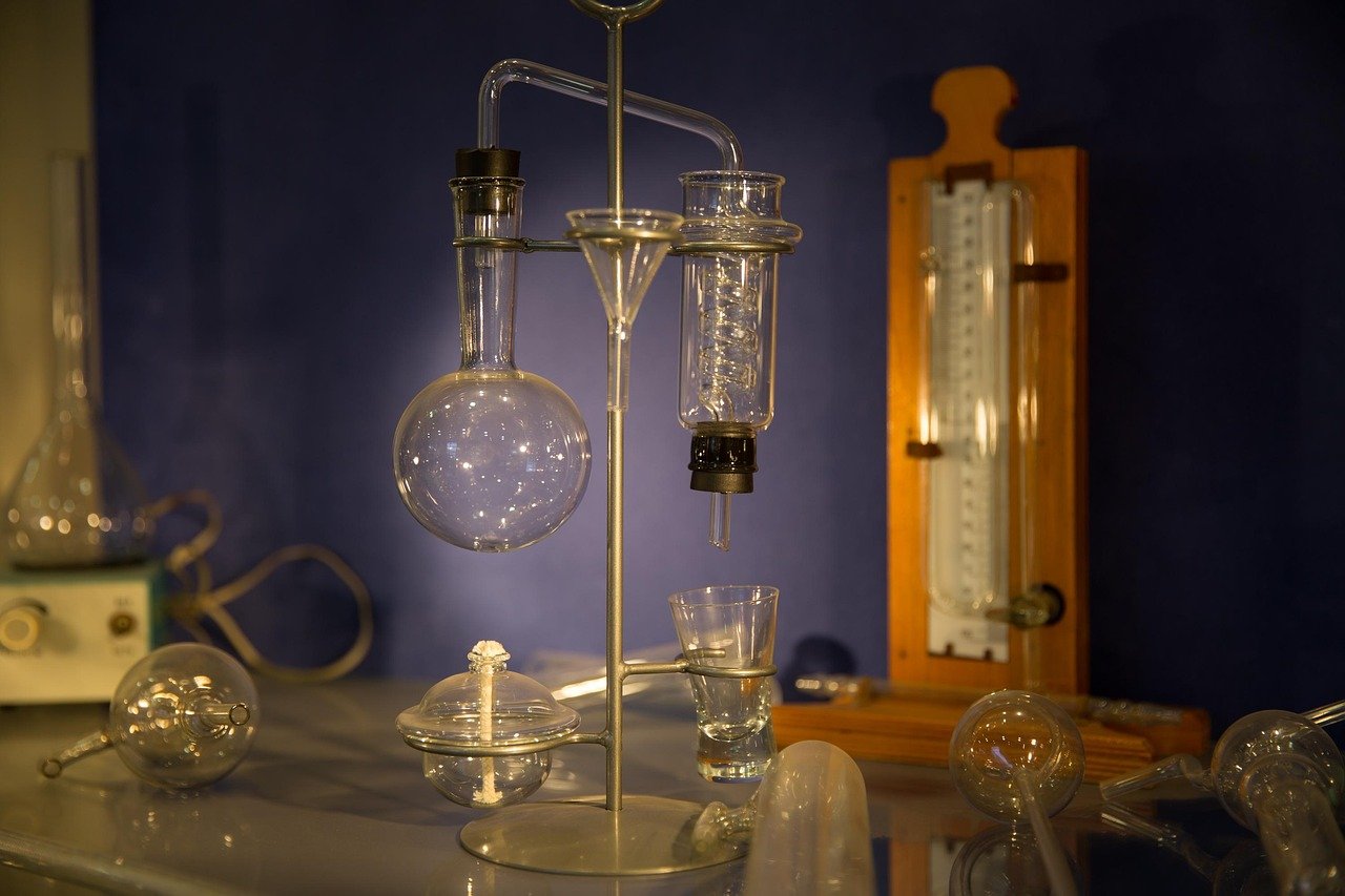 Physics laboratory equipment